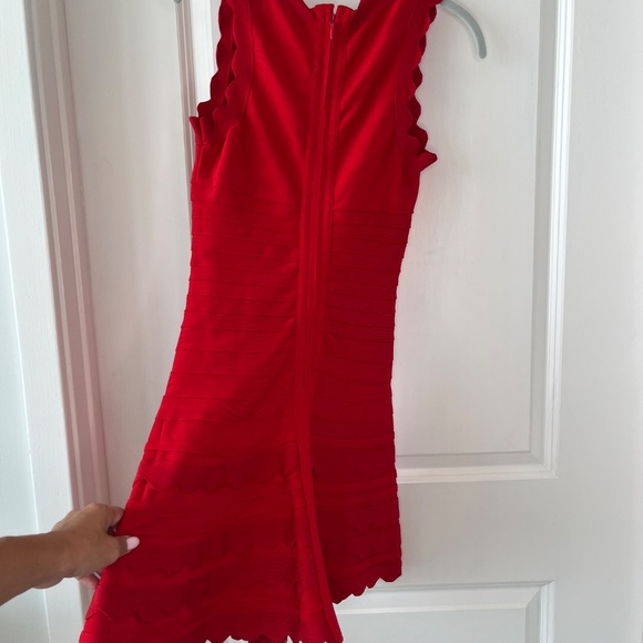 Nevada Love Red Scalloped Bandage Dress – Size M - Picture 9 of 10